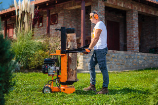 Motorni vertikalni cepac drva Villager PLS 10T 2019