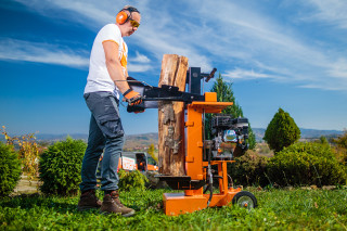 Motorni vertikalni cepac drva Villager PLS 10T 2019