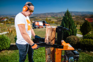 Motorni vertikalni cepac drva Villager PLS 10T 2019