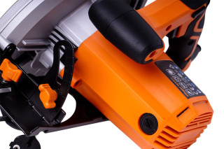 Ručna kružna testera VLP 1815 