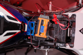 Punjač za akumulatore sa mikroprocesorom VCBM 4.0