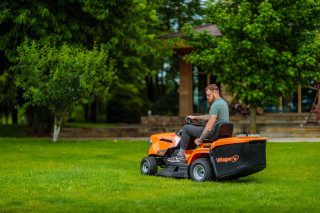 Traktor kosačica Villager VT 1025 HD Twin