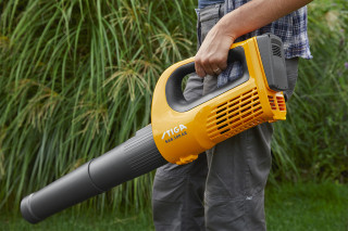 Akumulatorski duvac Stiga SAB 100 AE Kit (sa punjačem i baterijom)