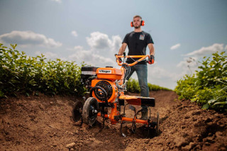Motorni kultivator Villager VTB 8422 sa plugom za oranje