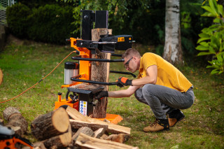 Vertikalni cepač drva Villager VLS 8T 107