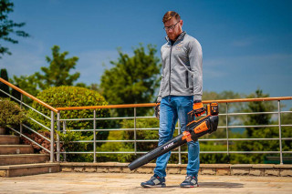 Fuse akumulatorski duvač za lišće VBV 2440