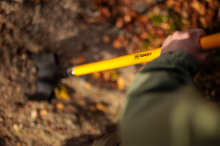 Ašov špicasti sa fibreglass drškom Bomber