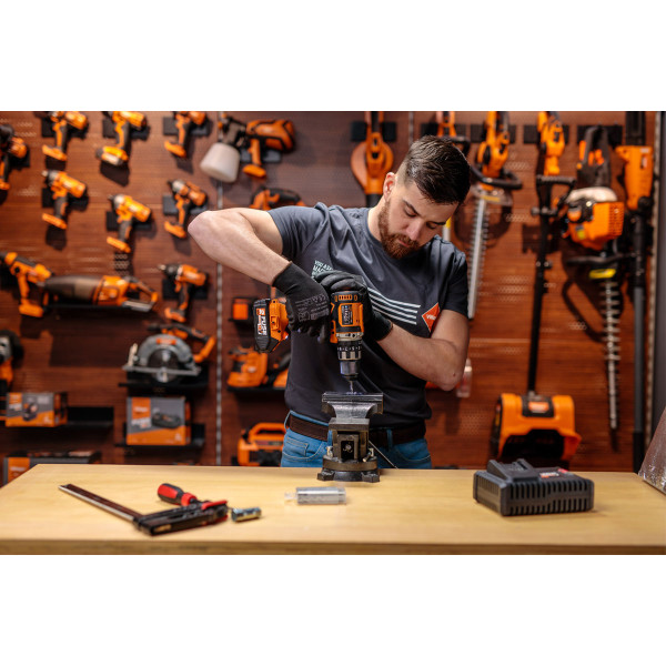 Fuse akumulatorska brushless udarna bušilica VPL 8120