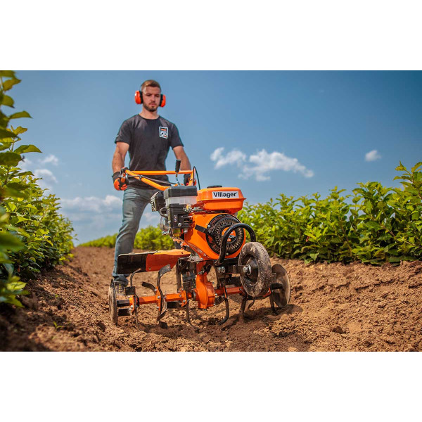 Motorni kultivator Villager VTB 8422 sa plugom za oranje