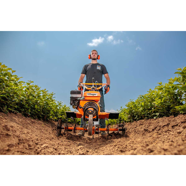 Motorni kultivator Villager VTB 8422 sa plugom za oranje