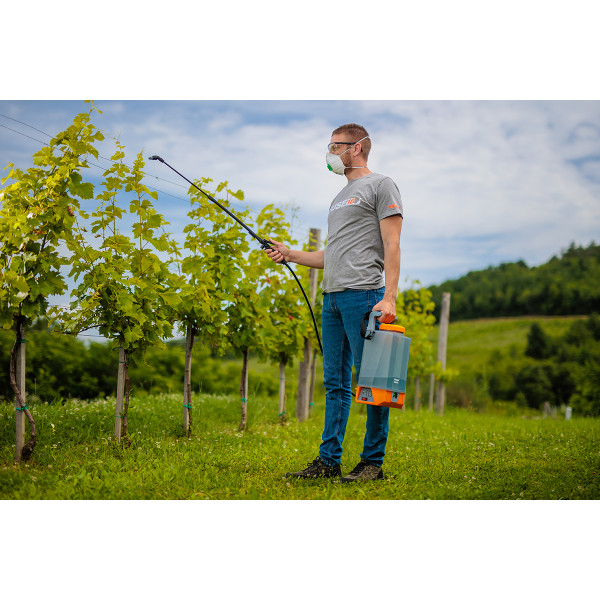 Akumulatorska prskalica BS 8 