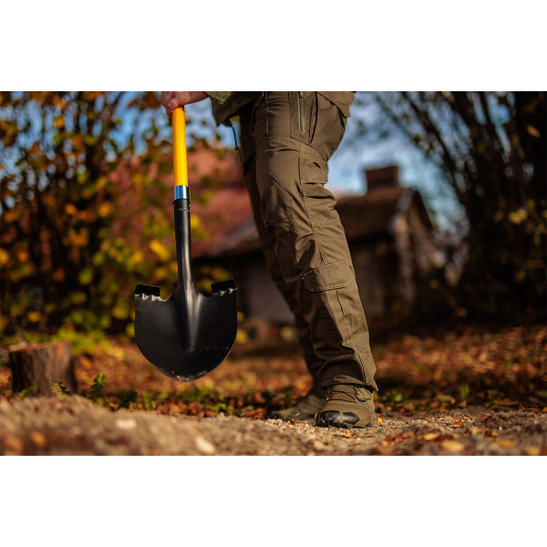 Ašov špicasti sa fibreglass drškom Bomber