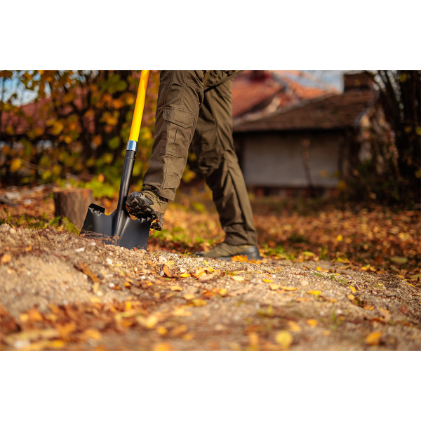 Lopata kvadratna sa fibreglass drškom Bomber 