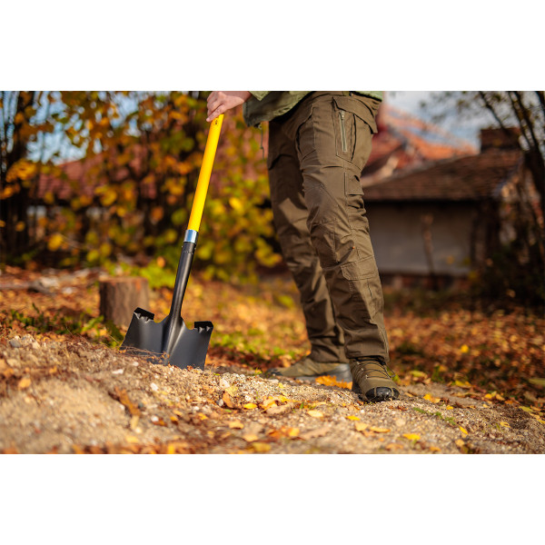 Lopata kvadratna sa fibreglass drškom Bomber 
