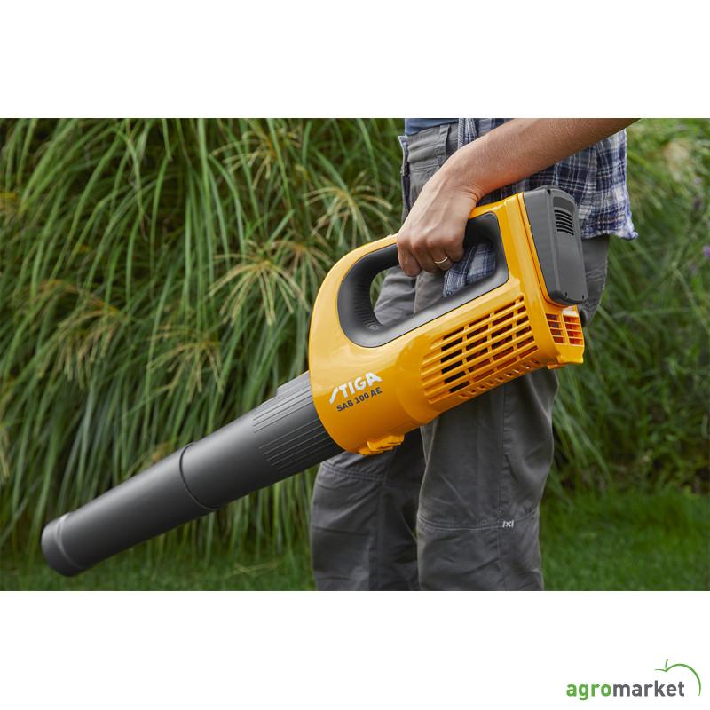 Akumulatorski duvac Stiga SAB 100 AE Kit (sa punjačem i baterijom)