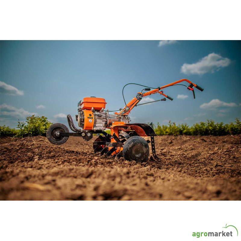 Motorni kultivator Villager VTB 8422 sa plugom za oranje 